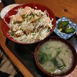 かしわ家 - スタミナ唐揚げ丼(ごはん大)