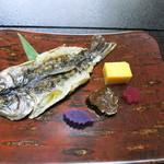 料亭　稲穂 - 角館桧木内川産　天然やまめ一夜干し、いぶりがっこ甘露煮、岩石玉子、木の葉紫芋、朝顔木苺