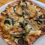 Pizzeria Pino Isola VESTA - 牡蠣のピッツァ