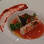 レ セゾン - 2013 9 前菜  トマトのジュレとラングスティーヌにルバーブとラズベリーのチャツネを添えて
      　胡椒風味のシャンティイー