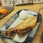 KUSAWAKE 2nd. - ハイパー干物クリエイターの干物！アジの半身！美味しいけど、これは熱海で食べた本場の焼き方には敵わない感じがした！