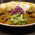 カリカリスパイス - ２種盛りカレー　1,600円　ジンジャーチキン、ハーブポーク