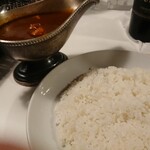 Curry House MUMBAI - カレーポットとライス￥950くらい、安い