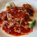 ラグー - 料理写真:ピリ辛トマトソースハンバーグ