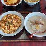 阿里山 - 豚骨ラーメンと麻婆丼(大盛)のセット