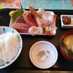 ますみちゃんち - 刺身盛合せ定食(750円)