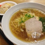 珍満 - しょうゆラーメンセットB