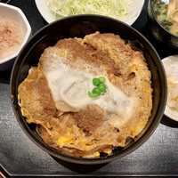 とんかつ まい泉 青山本店 - ロースかつ丼 ¥1,180