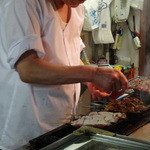 吾妻家 - 太ももを焼く社長