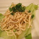 レンゲ - タパス盛合せ：ホロホロ鶏のよだれ鳥、鰹のたたき、アンコウのほほ肉のフリット、豆腐干糸の和えもの5