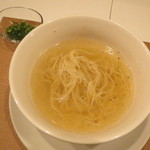 レンゲ - 鳩のスープのラーメン、青葱で1