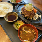 Tomisu Tei - ランチのハンバーグ定食