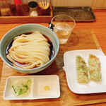 手打ちうどん 上を向いて - 