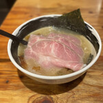麺場 浜虎 - 鶏塩そば（パンチェッタのせ）