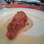 日和庵 - マスの上に鎮座してるのは、キャベツのムースと、キノコとトマトのディクセル。