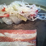 日和庵 - 一緒に甲イカのマリネも添えられている。　紅くるり大根って知ってる？(￣ー￣)ﾆﾔﾘ