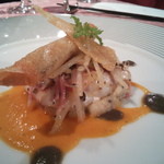 日和庵 - 周囲にあるオレンジ色のソースが、ブイヤベースソース。 黒めなポイントは【黒オリーブのクーリー】