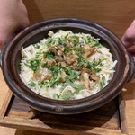 日本料理 e. - サザエ、筍、肝が入った土鍋ごはん