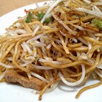 想夫恋 - もやしがたくさん入って美味しいです　目玉焼きがあればもっと美味しいのにな！