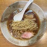 Mentei Izakanaya - 少し縮れた中細麺