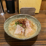 拉麺 BAR 凸 - 出汁ラーメンこってり