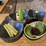 柳家 - 蜂の子、行者ニンニク醤油漬け、高野豆腐、ミズ