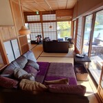 八幡馬ラウンジ - 