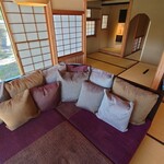 八幡馬ラウンジ - 