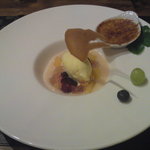 BON VIVANT - ほうじ茶のクレームブリュレとピーチゼリーとバニラアイス