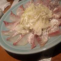 浅草 魚料理 遠州屋 - しゃぶしゃぶ用の真鯛は肉厚