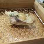 天ぷら わがた - サワラしそ巻き。何も付けずに頂きます