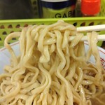 ラーメン二郎 - 結構ウェーブかかってます