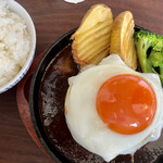 洋食イノツチ - ハンバーグランチ ¥1200 + 目玉焼き ¥100