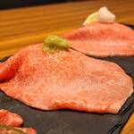 Yakiniku Gyuurin - 肉寿司