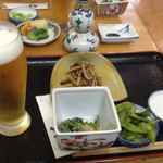 骨せんべい、枝豆、ほうれん草胡麻和え