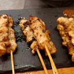 Yakitori Shokunin Sumi - 鶏もも串、鶏ねぎま串、鶏皮串
