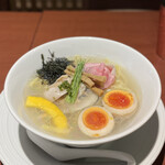 酒肴場 屯 - 【限定】冷やしらぁ麺(がごめ昆布水×九十九里産蛤出汁)¥1500
