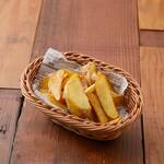 potato fries with skin