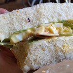 チャリンコ - 分厚くてフワフワのパン