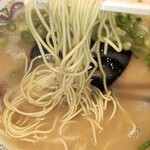 Hakata Nagahama Kaunta-Atakku - 麺の感じ
