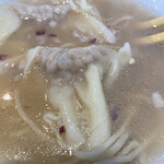 宍道湖しじみ中華蕎麦 琥珀 - ワンタンの皮はやや硬めだが餡とのバランスが絶妙