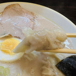 大砲ラーメン - ワンタン麺　ワンタン美味しい