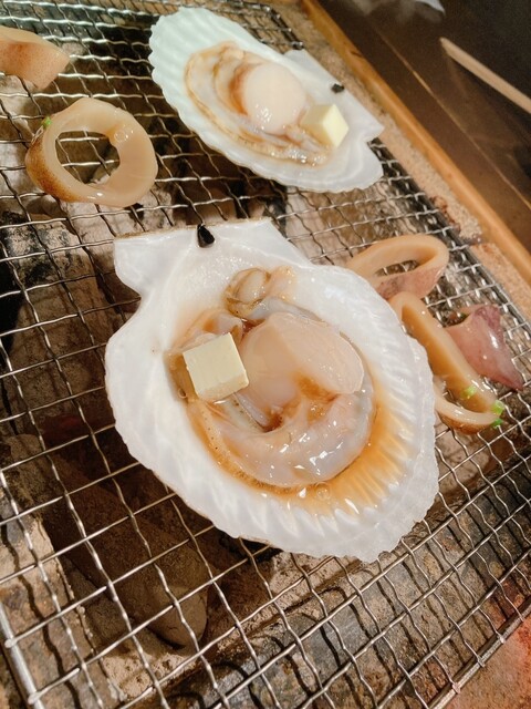 ちょっと高いが囲炉裏で焼く函館の海鮮焼き : 蔵やの写真