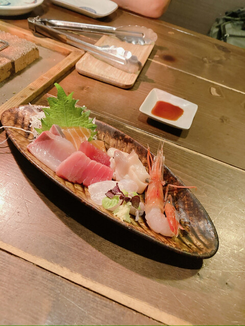 ちょっと高いが囲炉裏で焼く函館の海鮮焼き : 蔵やの写真