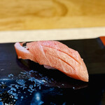 立喰い寿司 鮨處八千代 - 大トロ