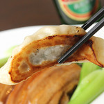 Koufukuen - 野菜、海老、ニンニク、ピリ辛の4つの味がお選び頂けます◎手造り焼き餃子