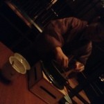 梢 - 和服美人さんが釜飯の蒸し具合に合わせてサーブ中