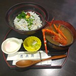 210130895 - 釜揚げシラス丼と伊勢海老の味噌汁