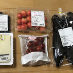 Michi No Eki Hirosa Ki San Fesuta Ishikawa - ブルーベリー　200円　さくらんぼ(南陽)800円　ミニトマト(ハニーミニ)268円　ナス　180円　木綿豆腐　130円