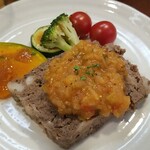 キッチン ブルー グローブ - 牛挽肉と里芋のテリ ーヌのアップ